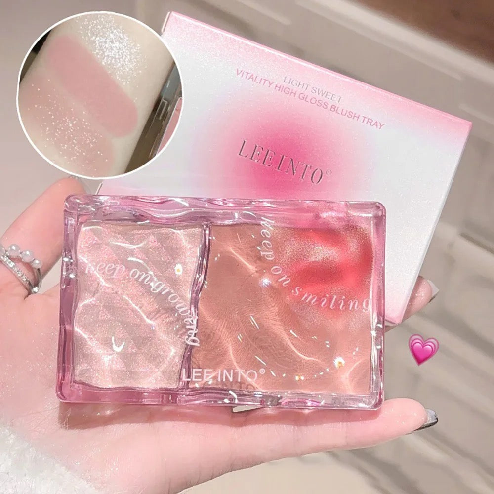 Leeinto long lasting blush and highlighter powder.
