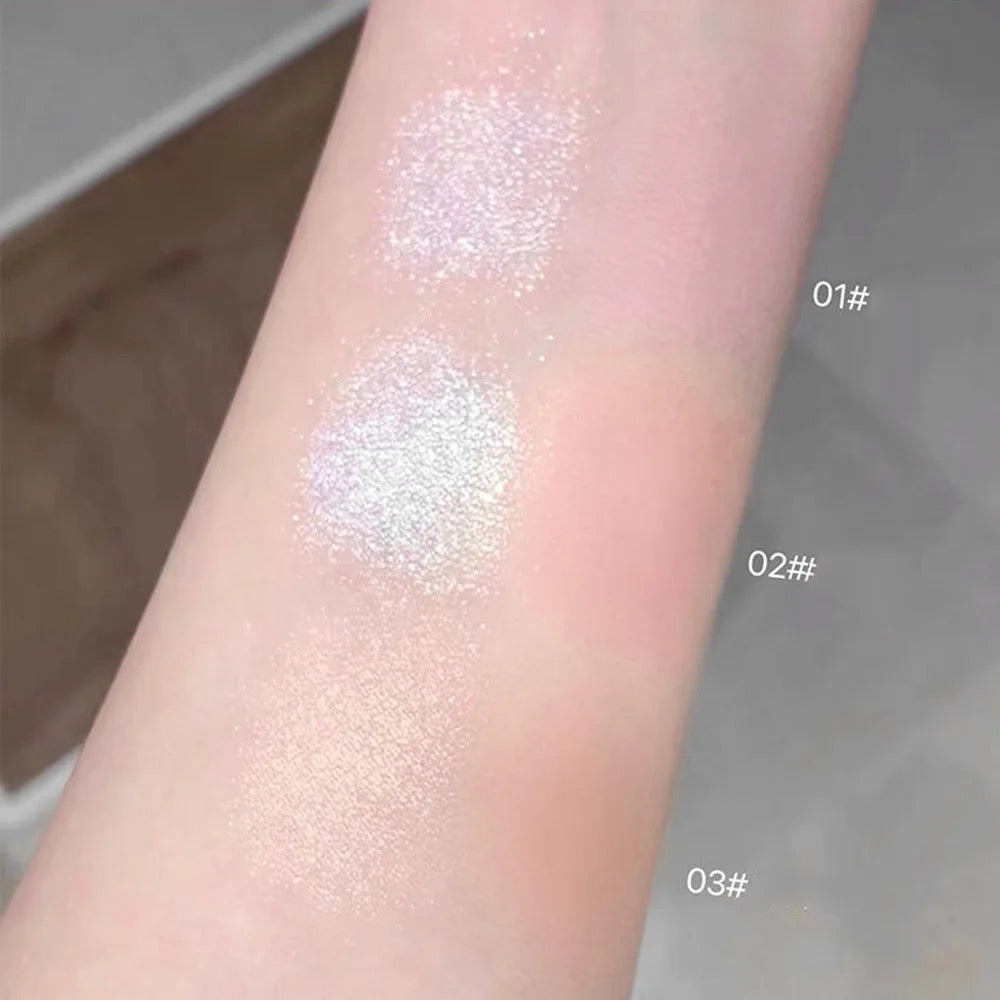 Leeinto long lasting blush and highlighter powder.