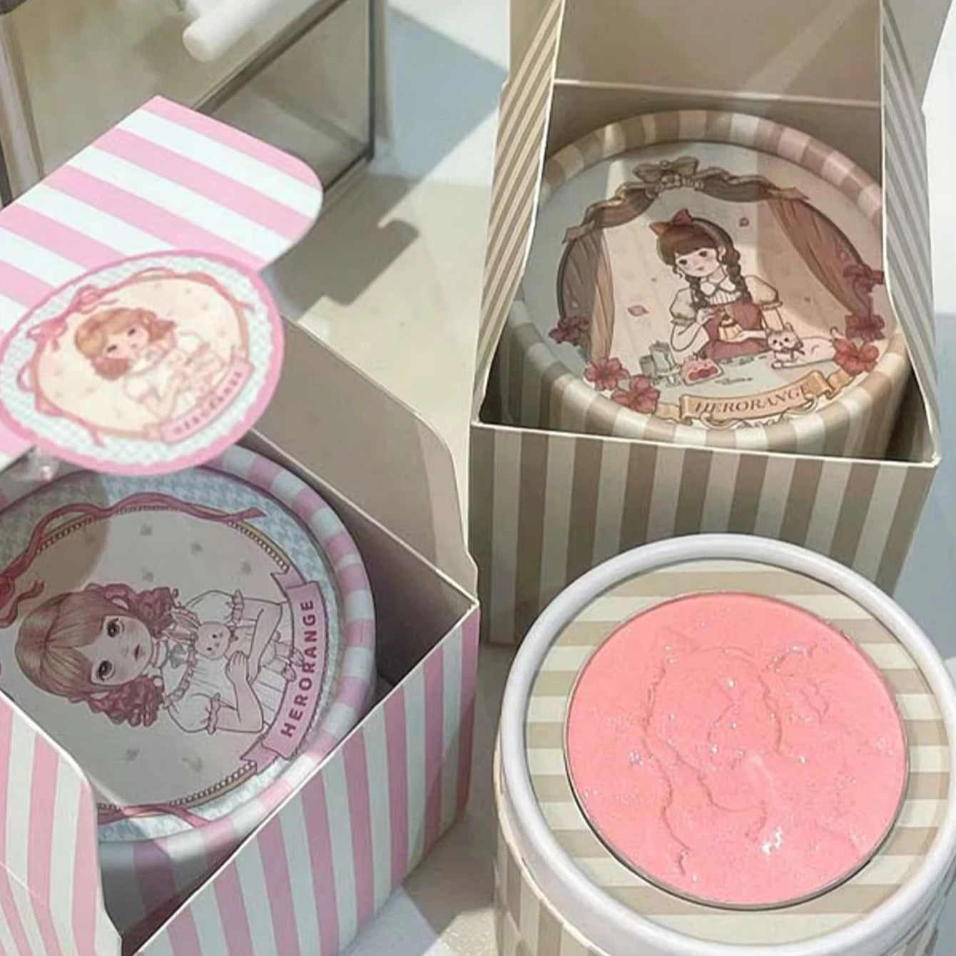 HERORANGE Embossed Smooth Powder Blush Palette For Cheeks
